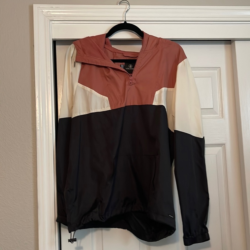 LIKE NEW: water resistant Volcom jacket size MEDIUM